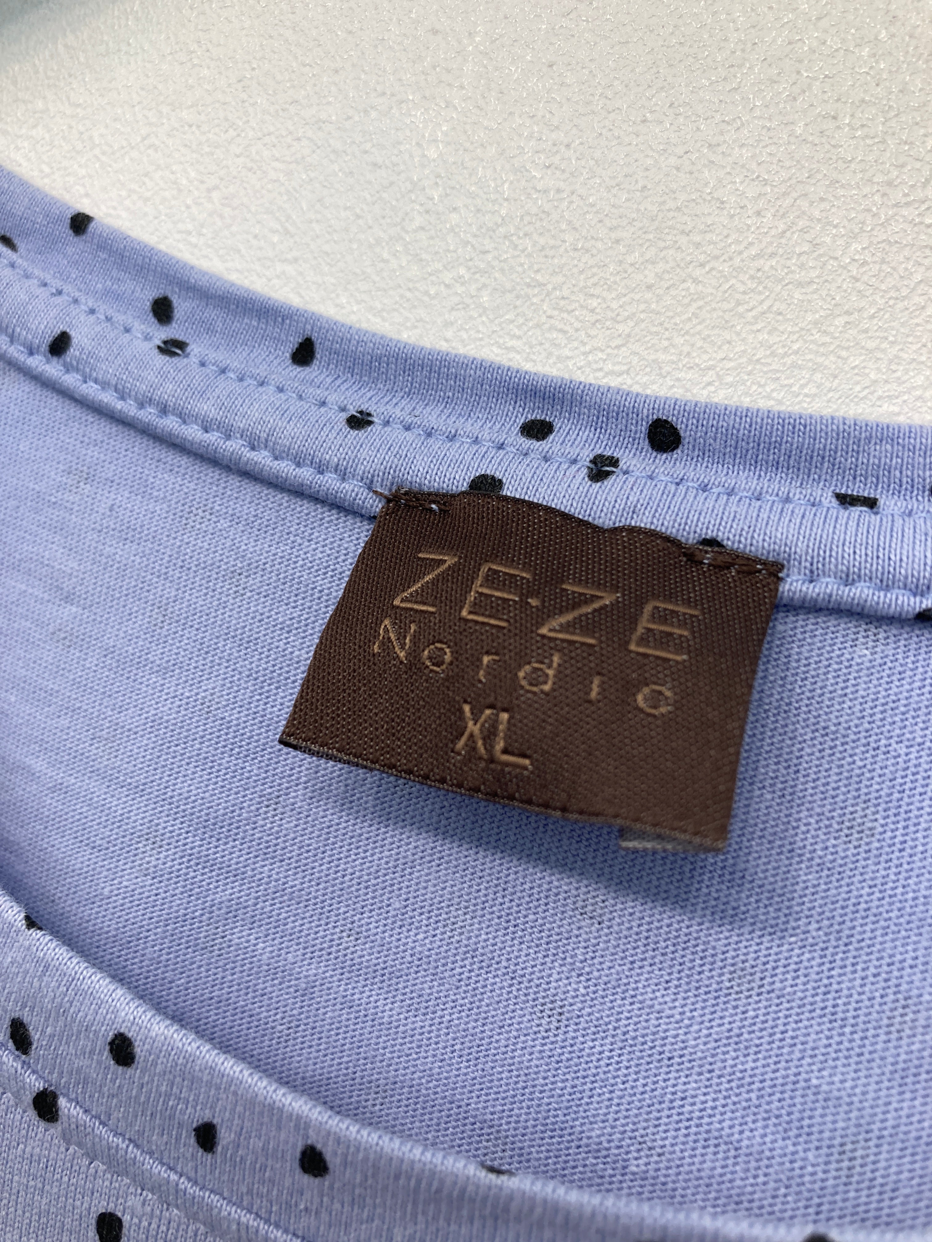Ze-Ze T-shirt